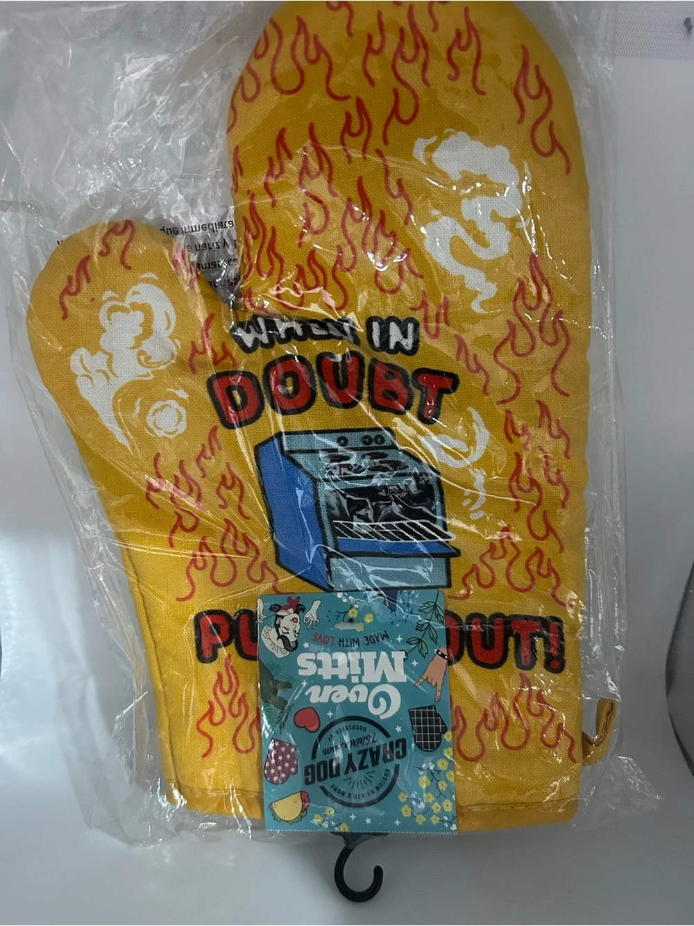 Funny Yellow Oven Mitt - 'When in Doubt Pull It Out' 🔥